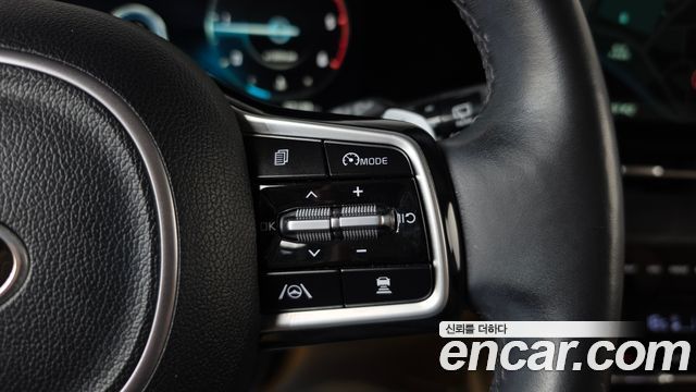 Kia Canival 2021 — photo 22