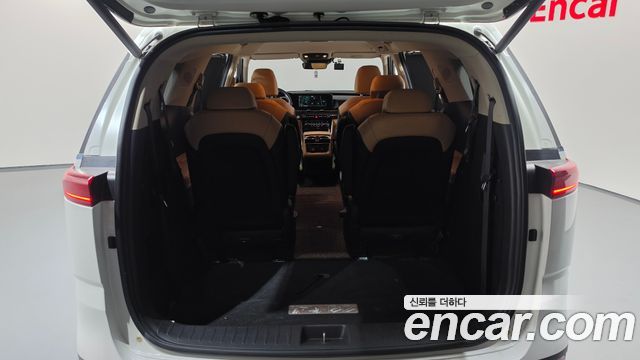 Kia Canival 2021 — photo 24