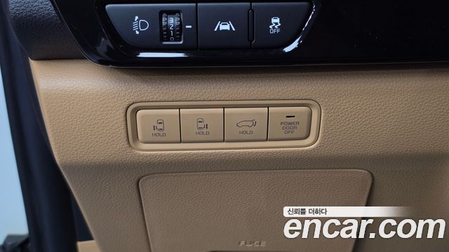 Kia Canival 2021 — photo 27