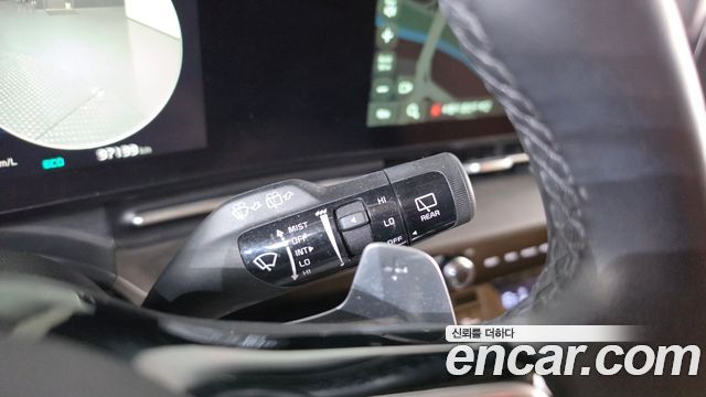 Kia Canival 2021 — photo 28