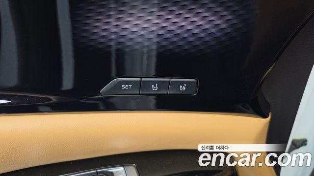 Kia Canival 2021 — photo 31