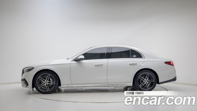 Mercedes-Benz E-Class 2026 — photo 4