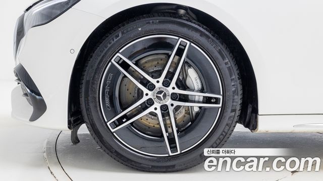 Mercedes-Benz E-Class 2026 — photo 5