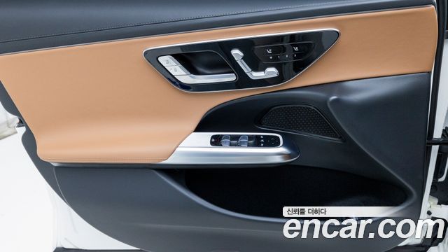 Mercedes-Benz E-Class 2026 — photo 17