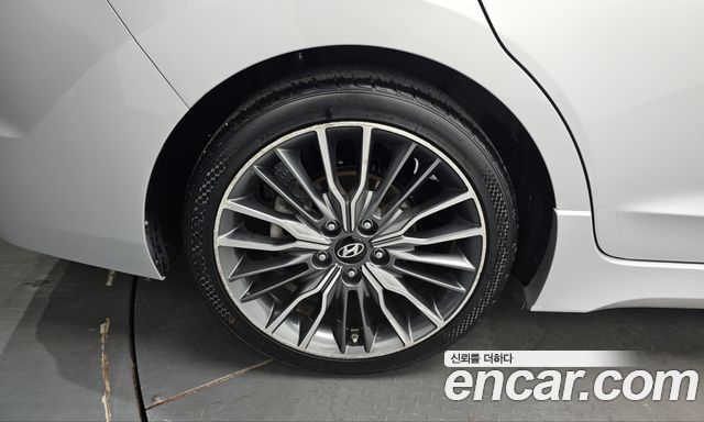 Hyundai AVANTE 2017 — photo 5