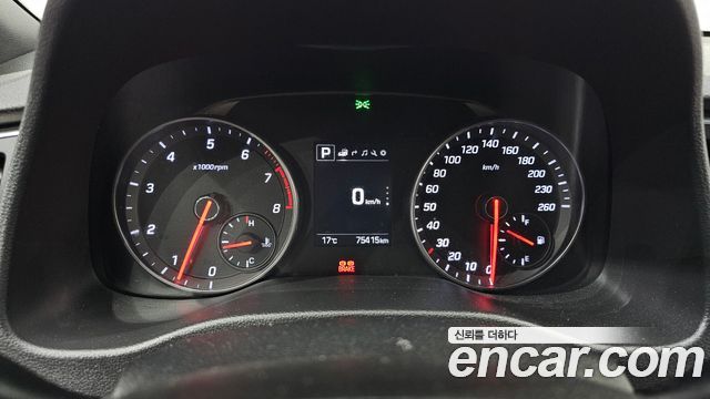 Hyundai AVANTE 2017 — photo 11