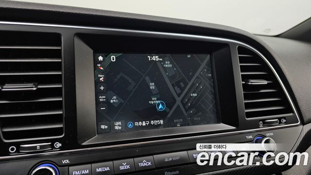 Hyundai AVANTE 2017 — photo 20