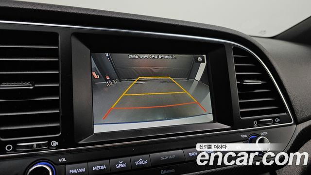 Hyundai AVANTE 2017 — photo 21