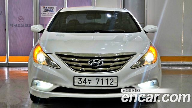 Hyundai Sonata 2010 — photo 2