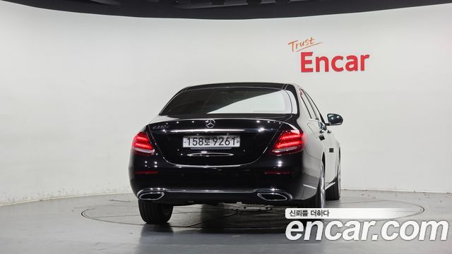 Mercedes-Benz E-Class 2019 — photo 4