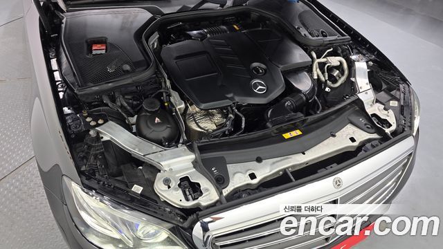 Mercedes-Benz E-Class 2019 — photo 6