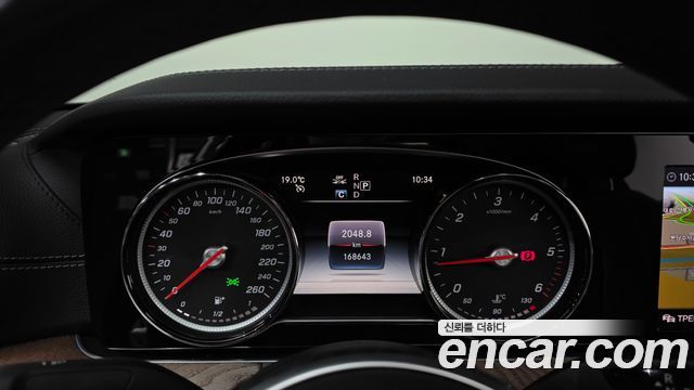 Mercedes-Benz E-Class 2019 — photo 8