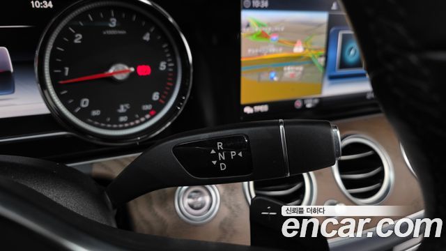 Mercedes-Benz E-Class 2019 — photo 9