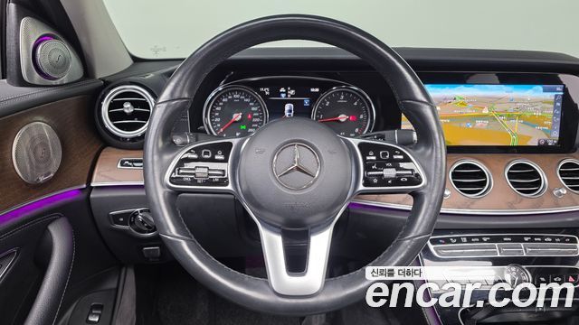 Mercedes-Benz E-Class 2019 — photo 13