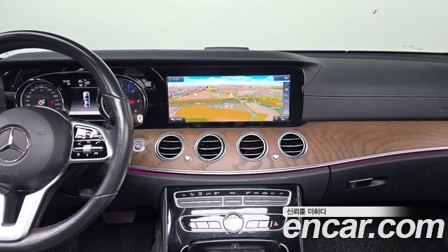 Mercedes-Benz E-Class 2019 — photo 14