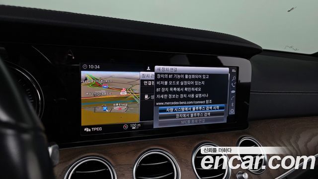 Mercedes-Benz E-Class 2019 — photo 16