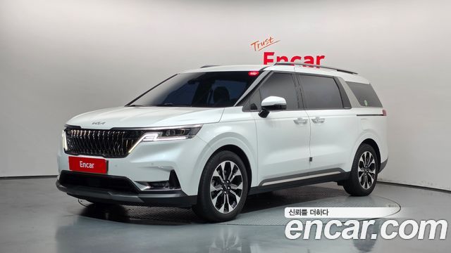 Kia Canival 2023 — photo 1