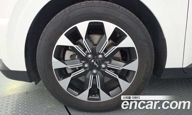 Kia Canival 2023 — photo 5