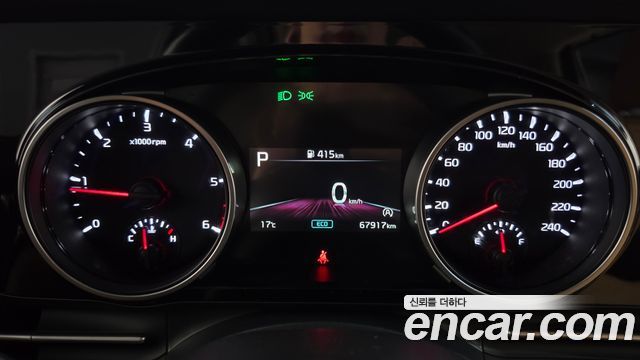 Kia Canival 2023 — photo 11