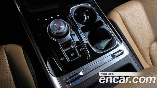 Kia Canival 2023 — photo 12