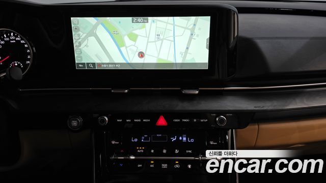 Kia Canival 2023 — photo 18