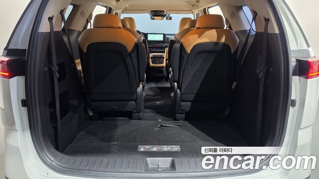 Kia Canival 2023 — photo 25
