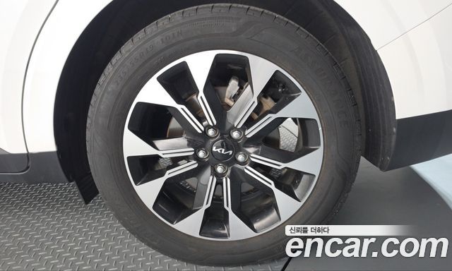 Kia Canival 2023 — photo 7