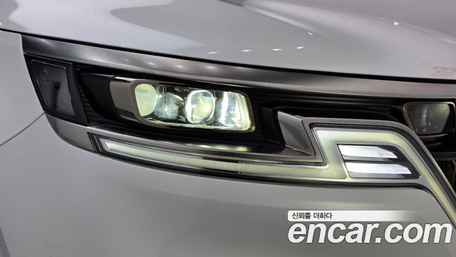 Kia Canival 2023 — photo 8