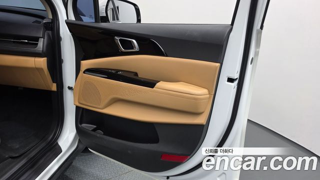 Kia Canival 2023 — photo 15