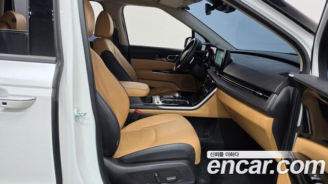 Kia Canival 2023 — photo 16