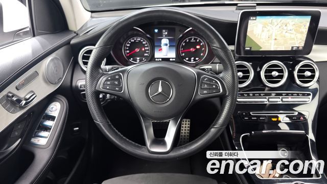 Mercedes-Benz GLC-Class 2019 — photo 19