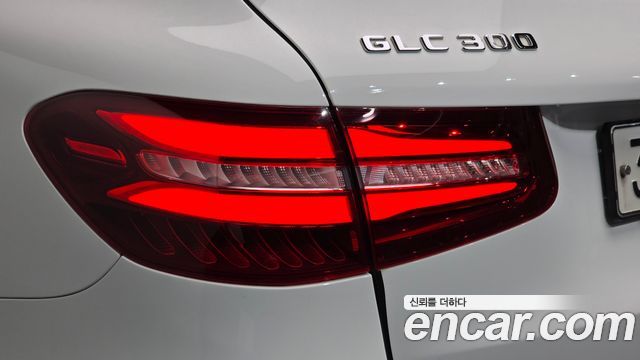 Mercedes-Benz GLC-Class 2019 — photo 9