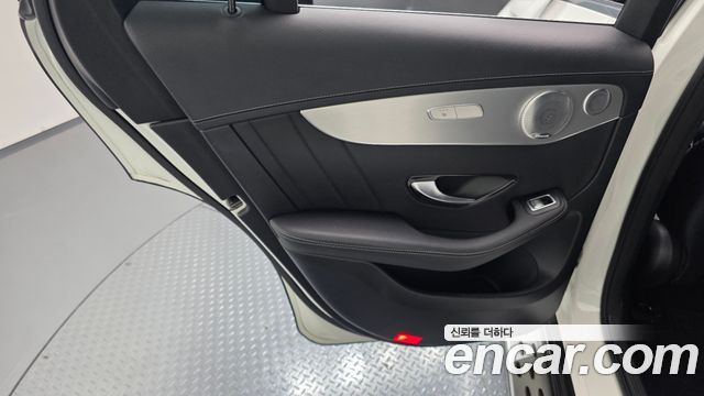 Mercedes-Benz GLC-Class 2019 — photo 15