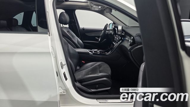 Mercedes-Benz GLC-Class 2019 — photo 16