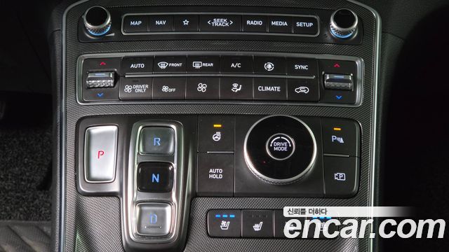 Hyundai Santafe 2023 — photo 24