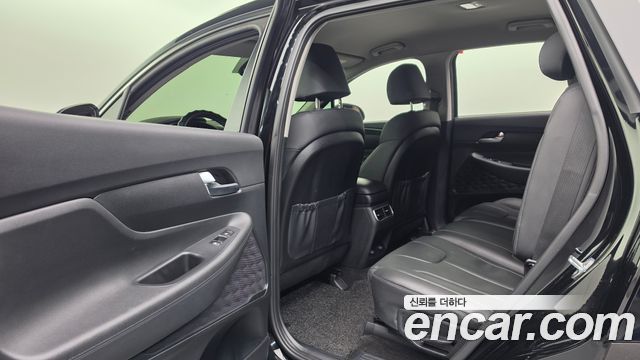 Hyundai Santafe 2023 — photo 28