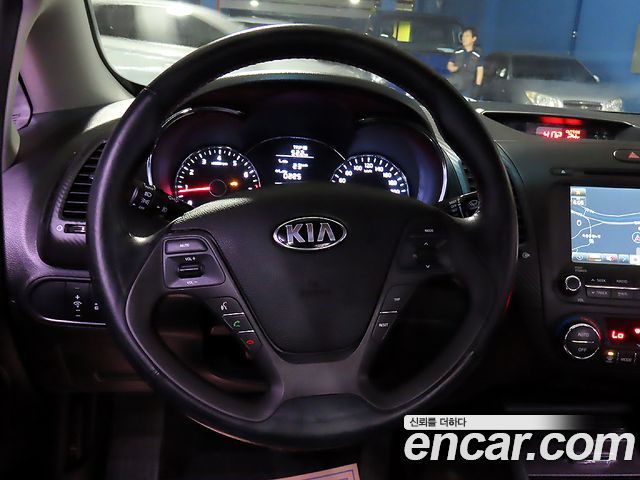 Kia K3 2015 — photo 10