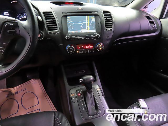 Kia K3 2015 — photo 11