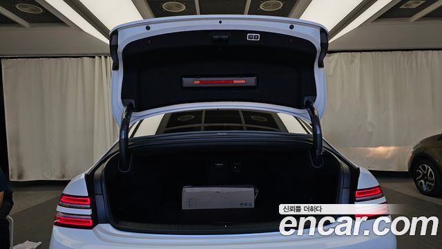 Genesis G80 2023 — photo 26