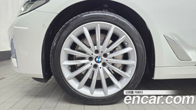 BMW 5-Series 2023 — photo 5