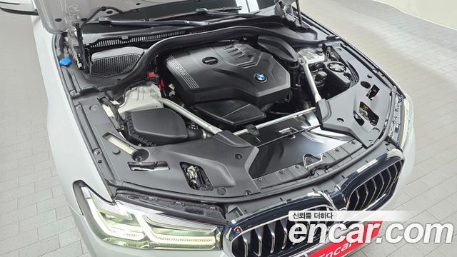 BMW 5-Series 2023 — photo 6