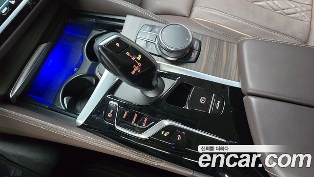 BMW 5-Series 2023 — photo 12