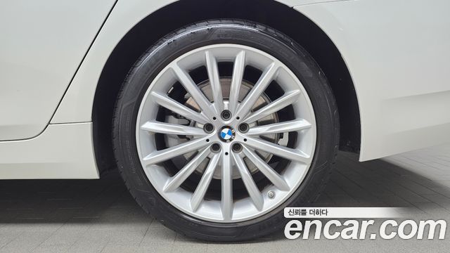 BMW 5-Series 2023 — photo 7