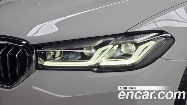 BMW 5-Series 2023 — photo 8