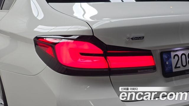 BMW 5-Series 2023 — photo 9