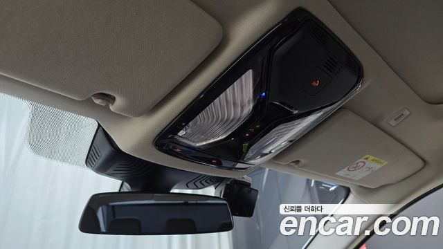 BMW 5-Series 2023 — photo 27