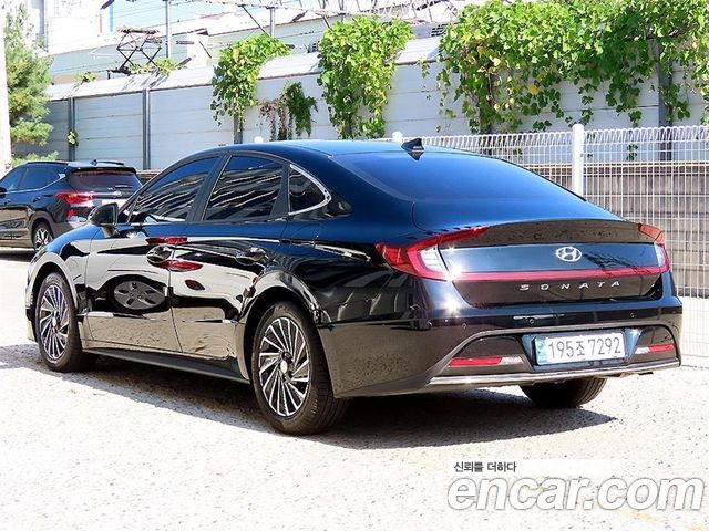 Hyundai Sonata 2023 — photo 2