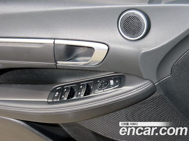 Hyundai Sonata 2023 — photo 11