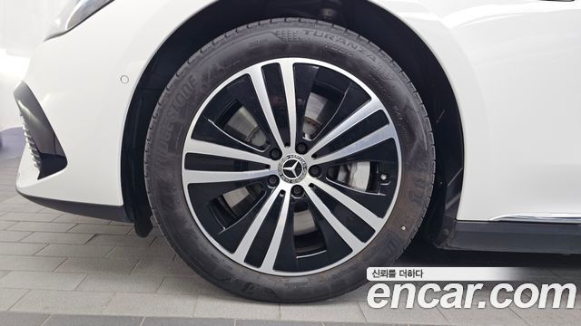 Mercedes-Benz EQE 2023 — photo 5