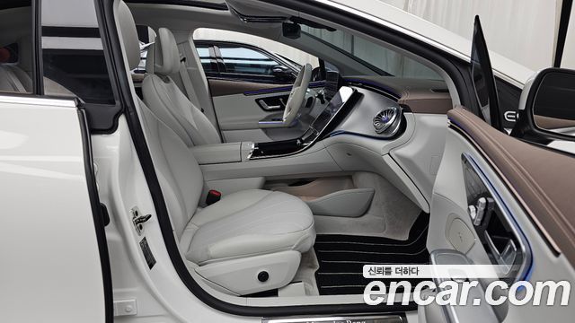 Mercedes-Benz EQE 2023 — photo 11